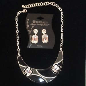 Necklace and earring set